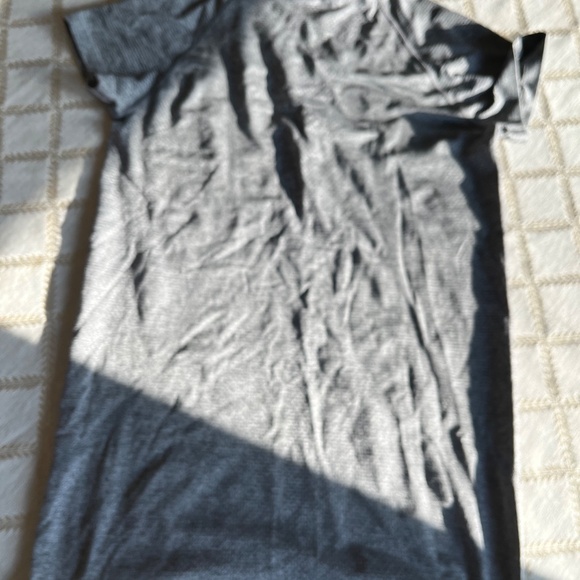 Lululemon swiftly tech shirt - Picture 2 of 5